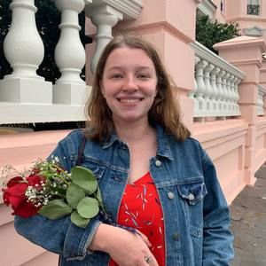 Meet your Posher, Julia